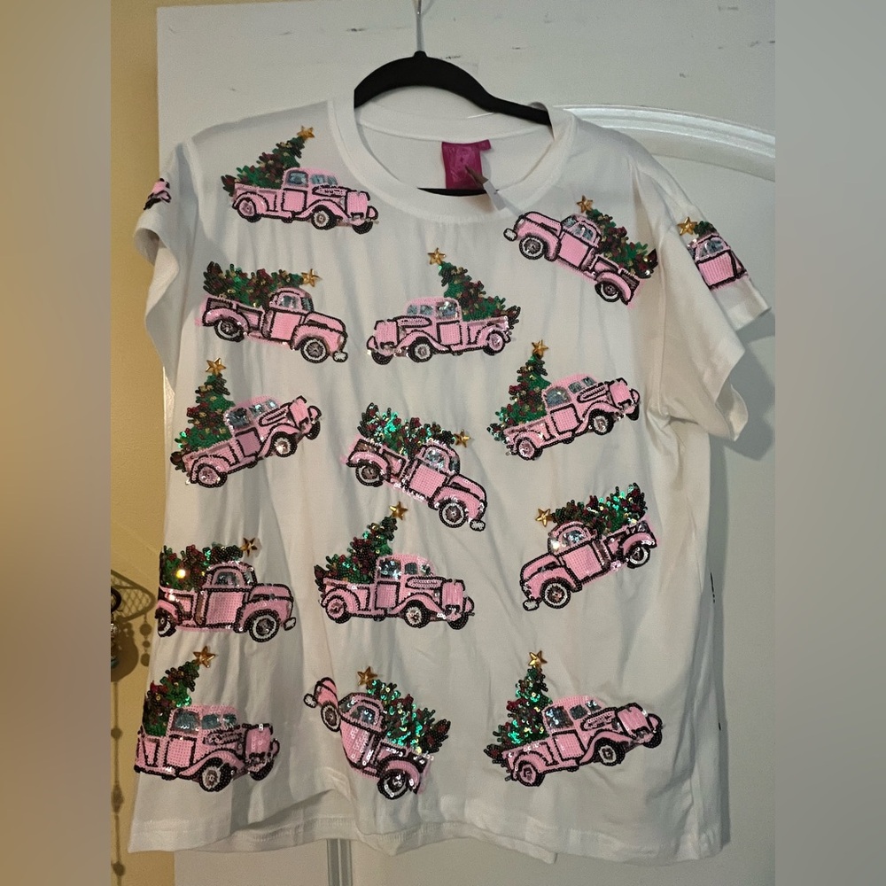 EUC Queen of Sparkles Vintage Christmas Truck Tee